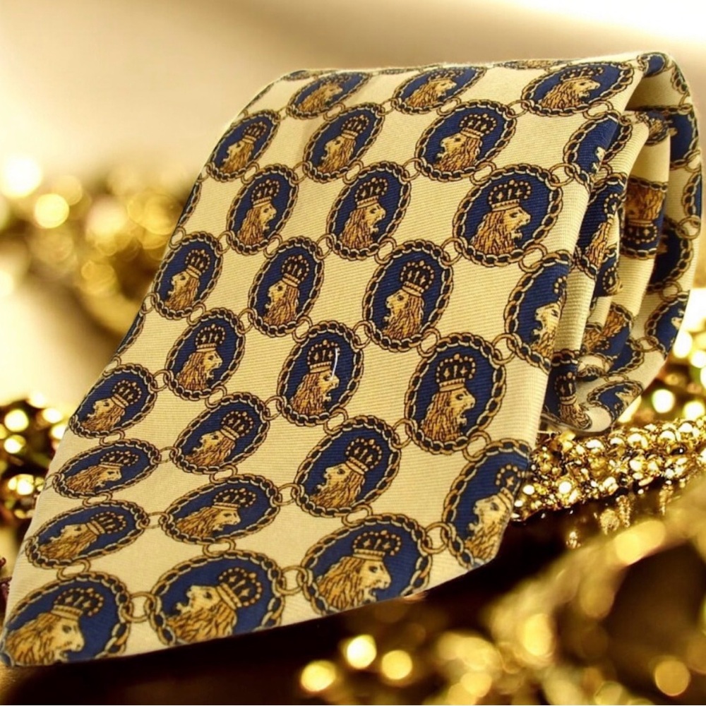 CHANEL Silk Tie